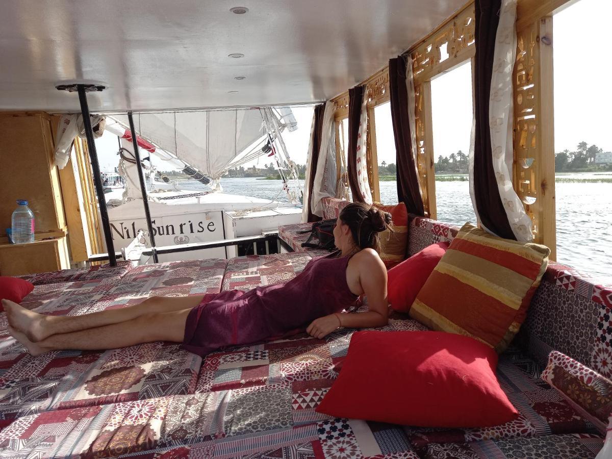 Nile Sunrise Felucca Boat Private Rental Luxor Exterior foto