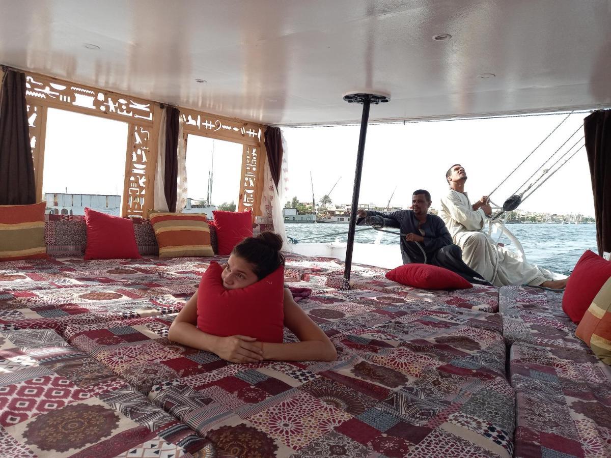Nile Sunrise Felucca Boat Private Rental Luxor Exterior foto
