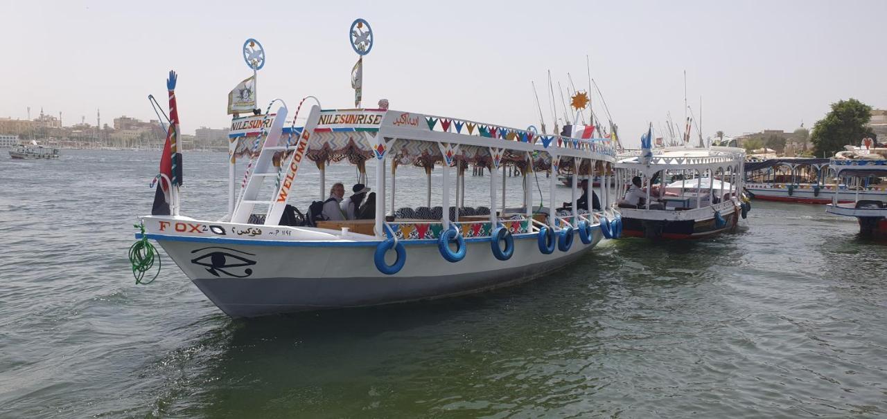 Nile Sunrise Felucca Boat Private Rental Luxor Exterior foto